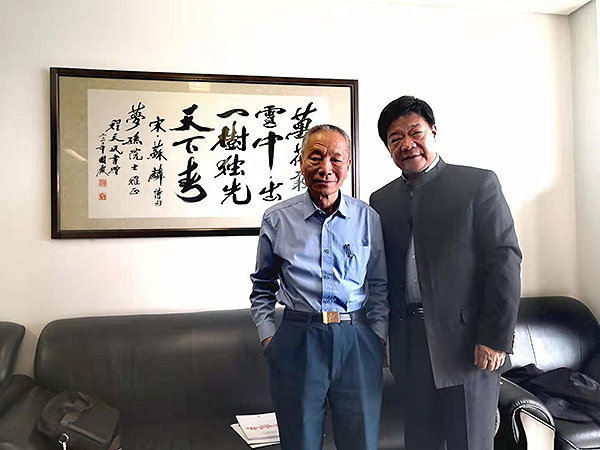 老子有钱官网医疗董事长与俞梦孙院士 (3)